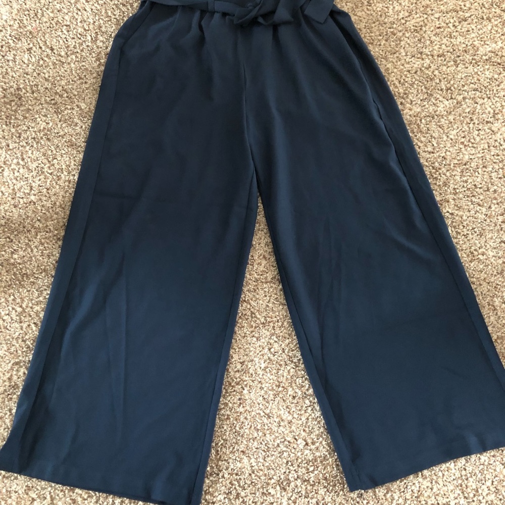 Women’s wide legged dress pants. Navy Blue
